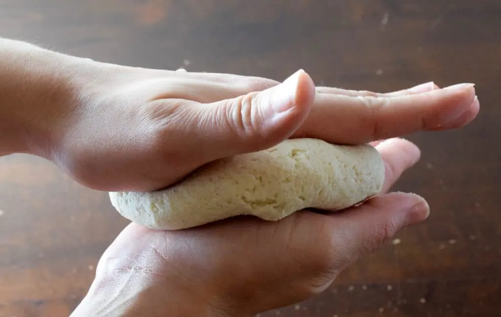 Preparing pupusas step 5