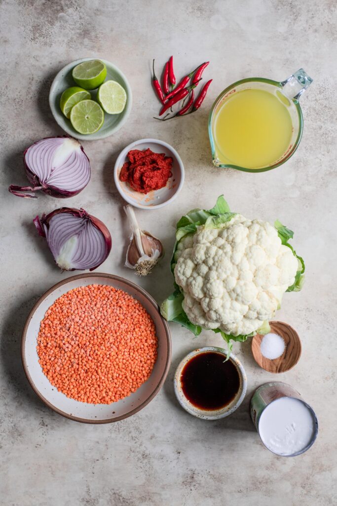  ingrédients pour la soupe aux lentilles au curry rouge 