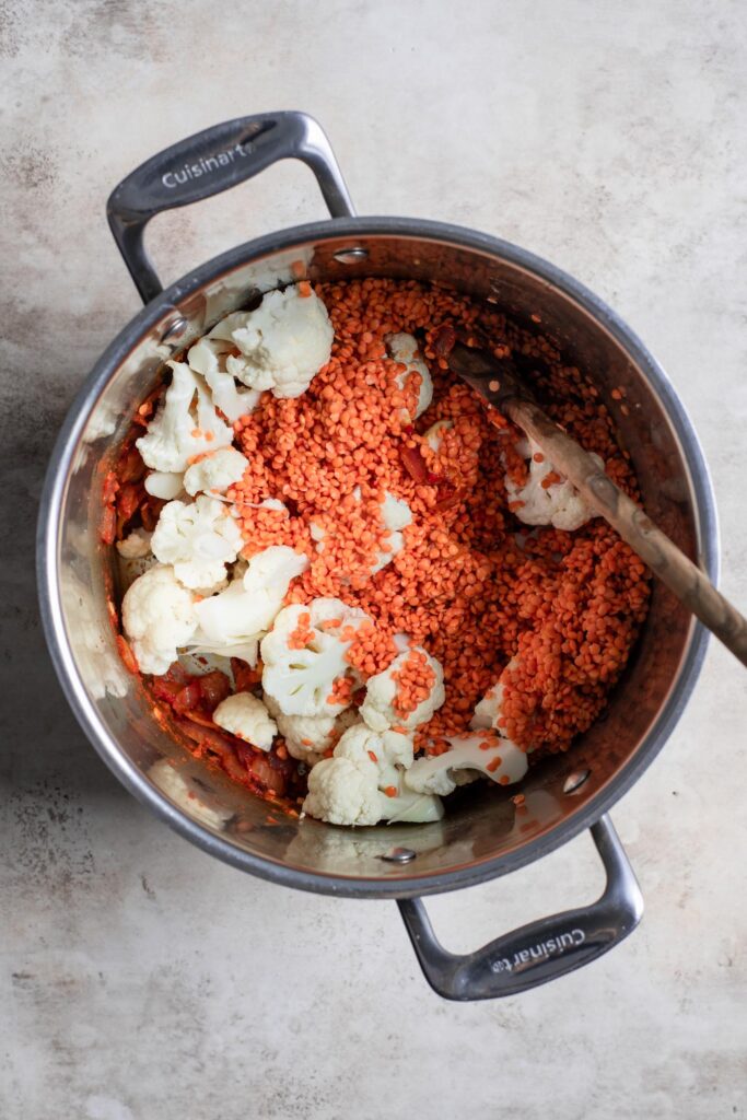  chou-fleur et lentilles rouges juste ajoutés au pot