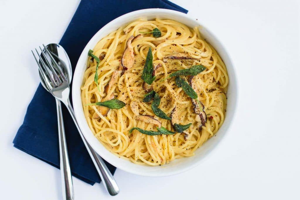 vegan spaghetti ai funghi with crispy sage (spaghetti and mushrooms in vegan cream sauce)