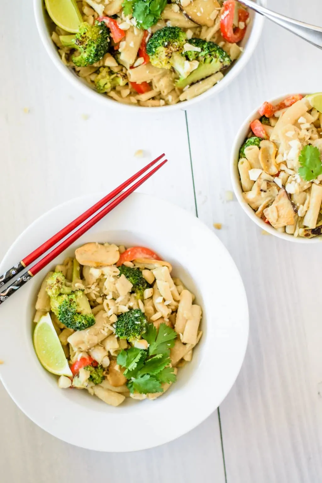 green curry noodles broccoli mushrooms