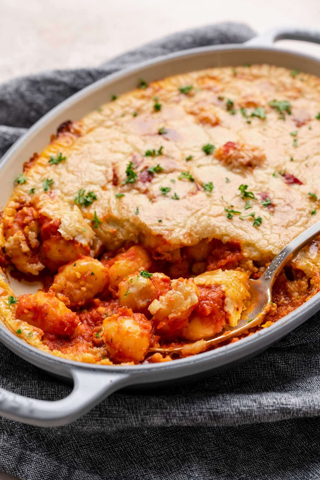 close up up the baked gnocchi