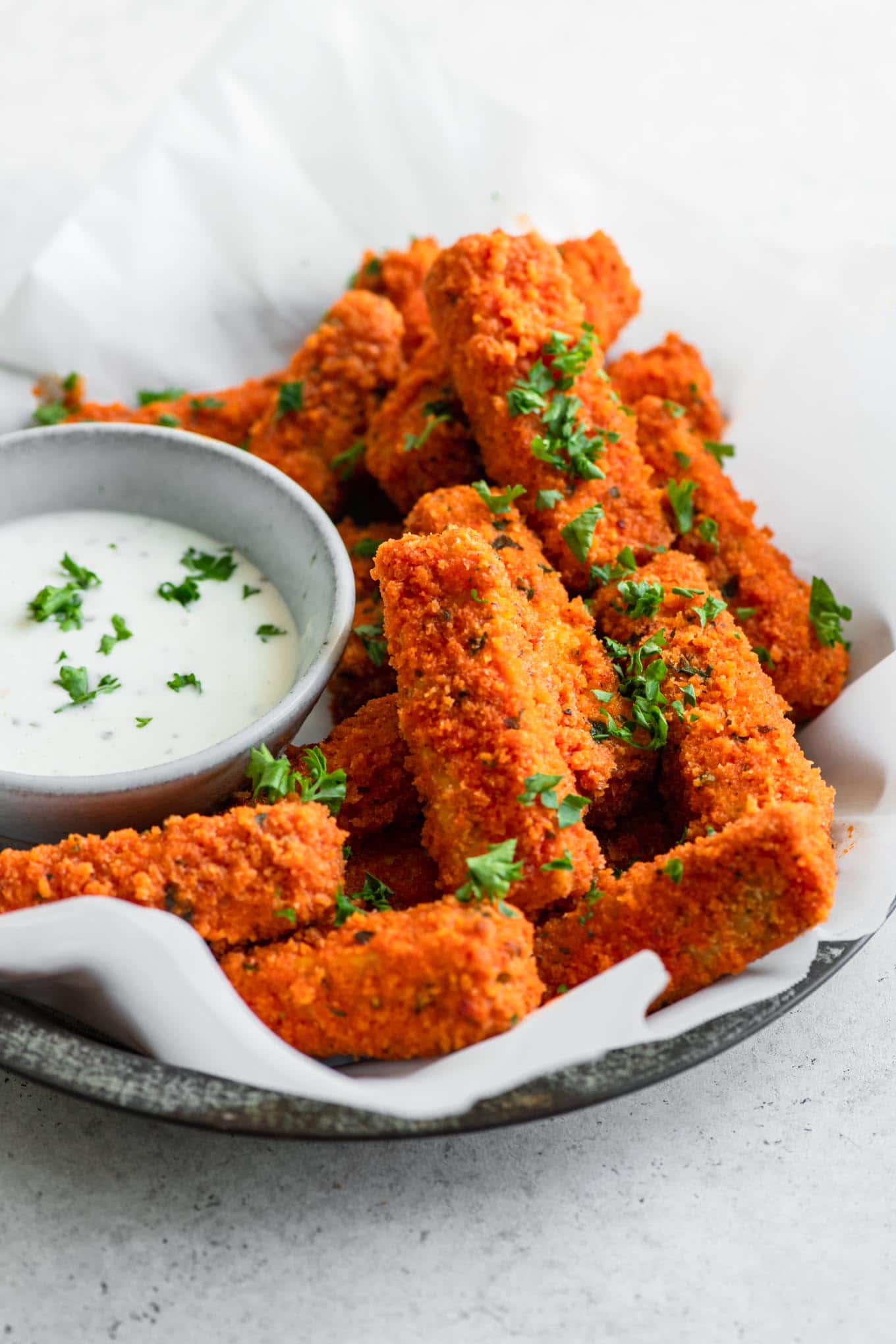 buffalo tofu wings with dipping sauce