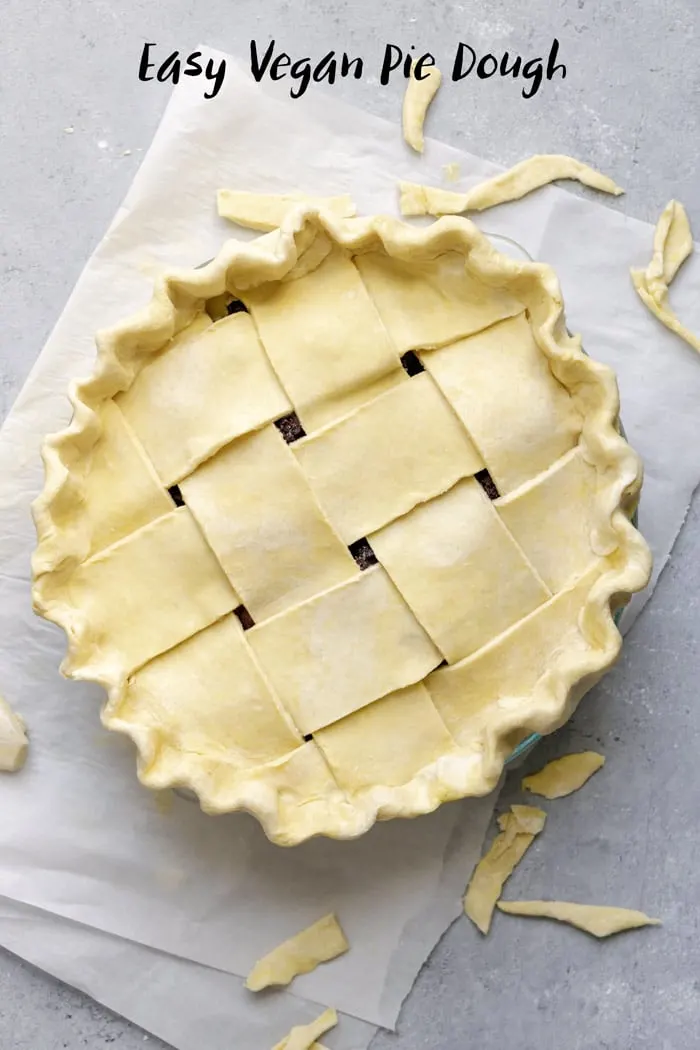 How to Make a Foolproof Flaky Pie Crust - Mom Loves Baking