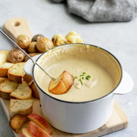 Vegan cheese fondue