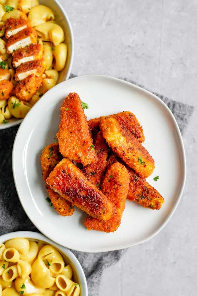 buffalo tofu wings with side of mac and cheese