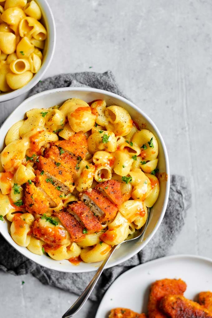 Vegan buffalo wing mac and cheese