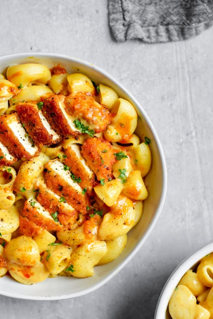 Vegan buffalo wing mac and cheese