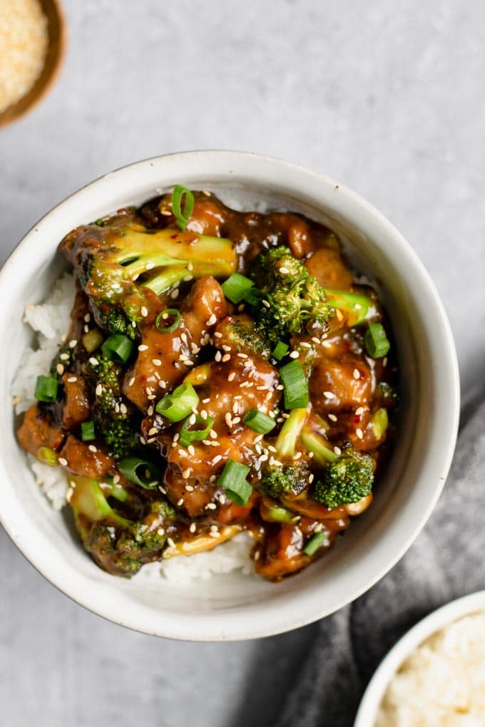 crispy orange seitan and broccoli with jasmine rice