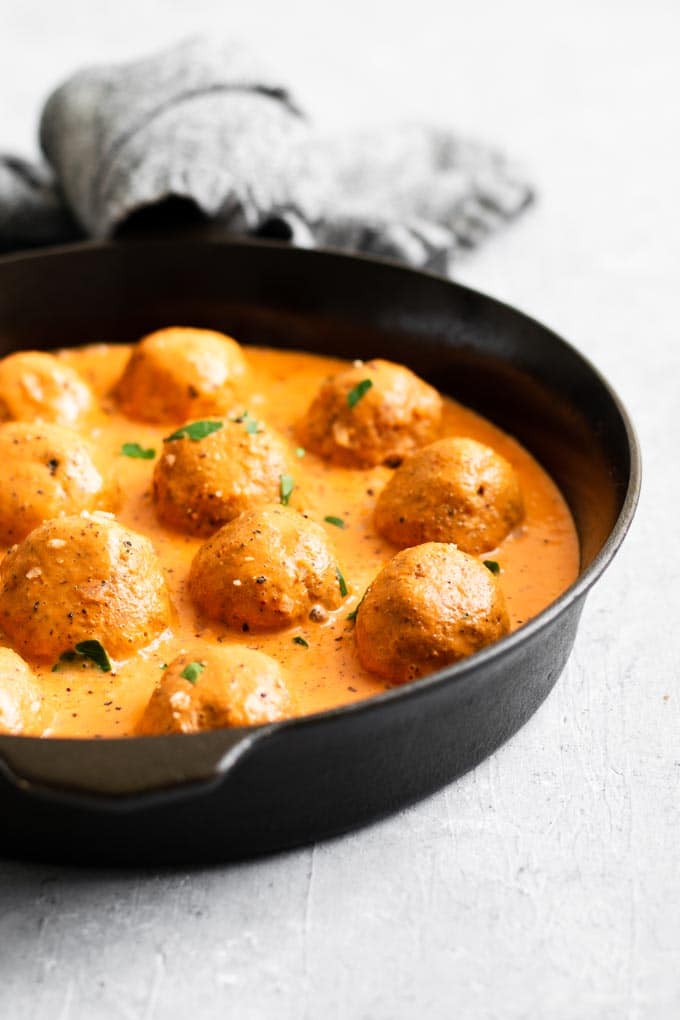 chickpea meatballs in roasted red pepper sauce