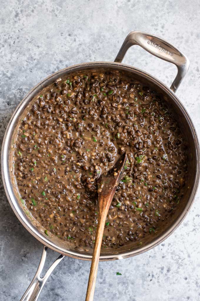 garlic urad dal fry in the pot