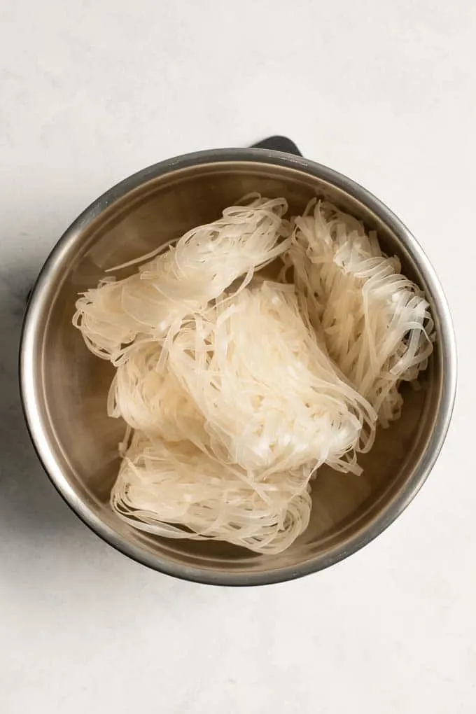 dry rice noodles