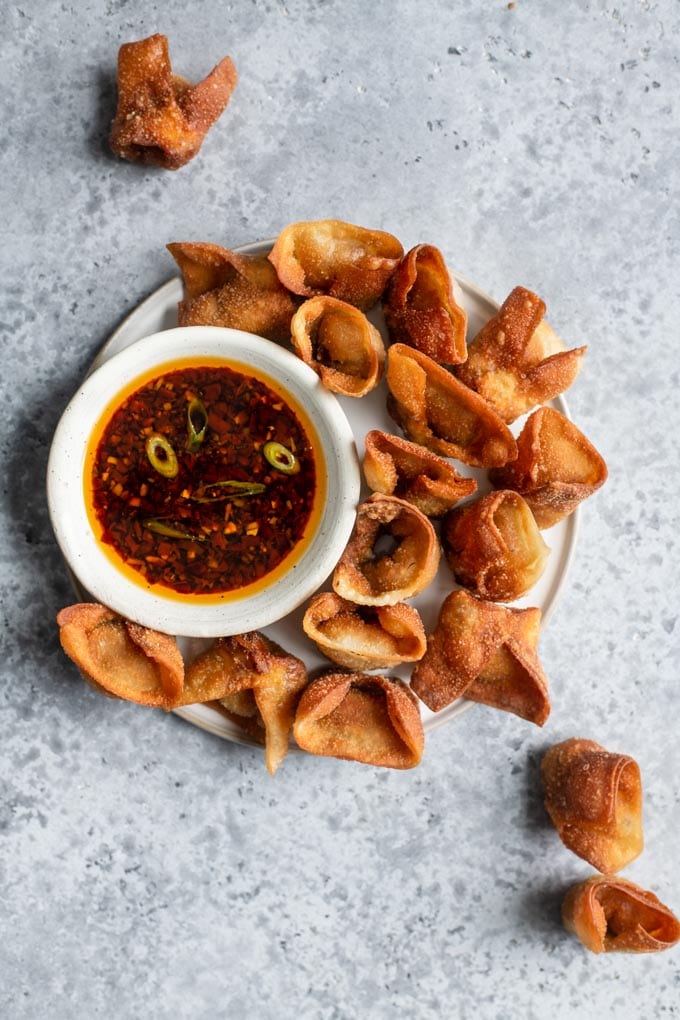 deep fried vegan wontons in the wonton shape