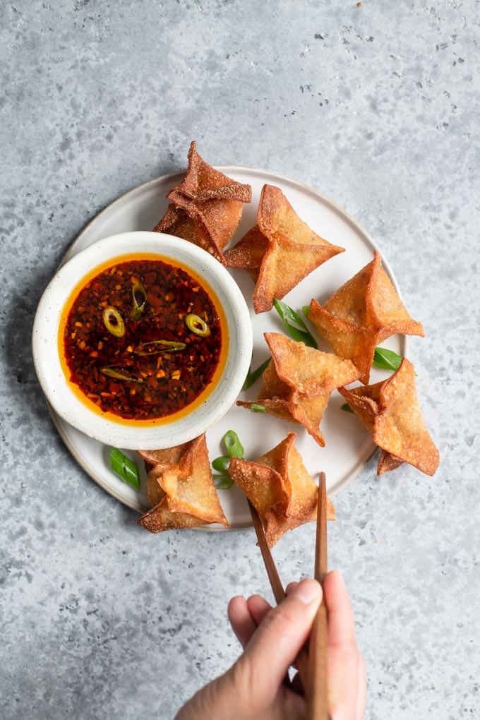 deep fried vegan wontons in the purse shape