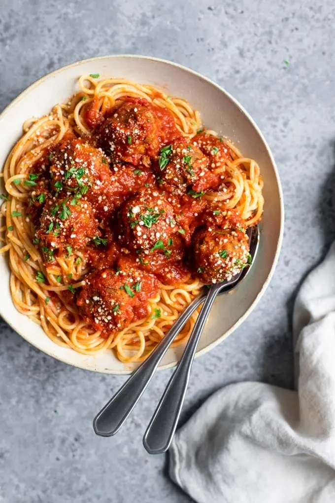spaghetti and chickpea meatballs