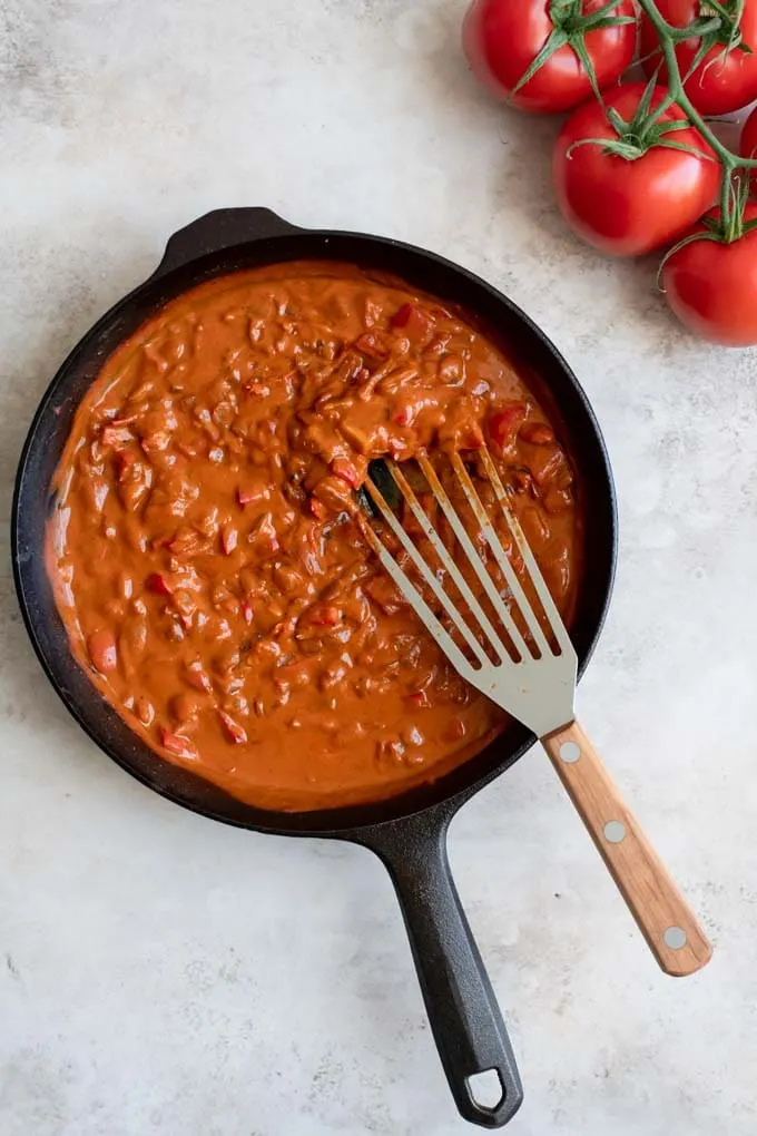 cooked shakshuka tomato sauce