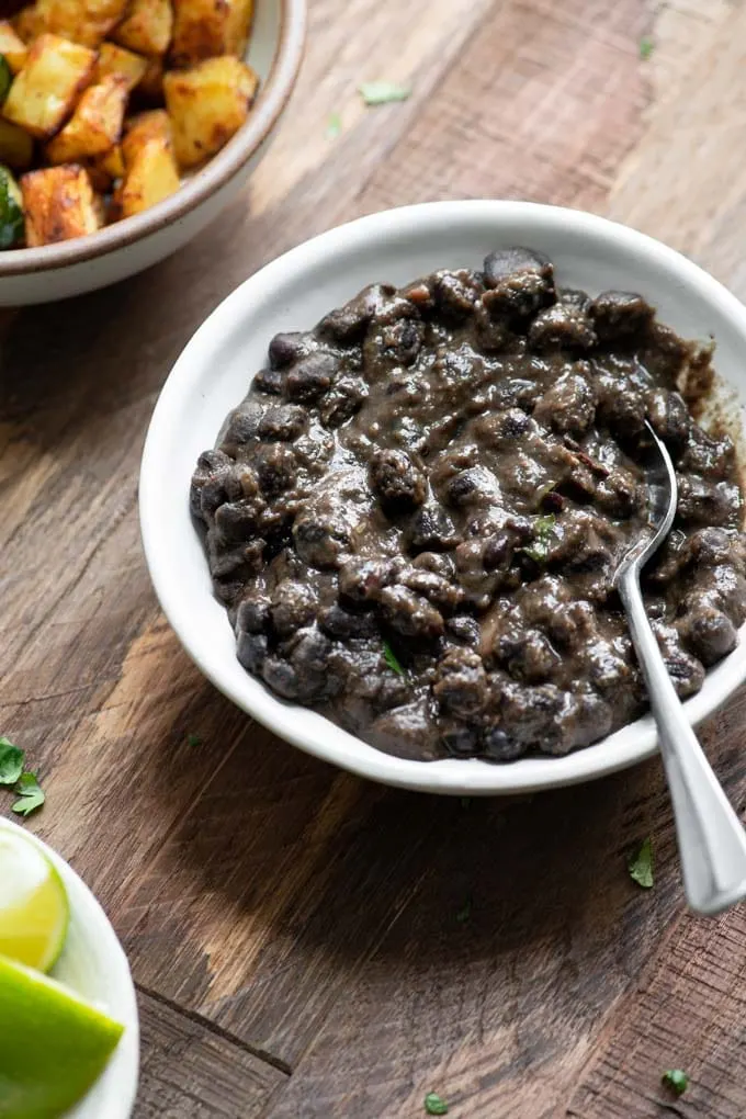 seasoned black beans in bowl