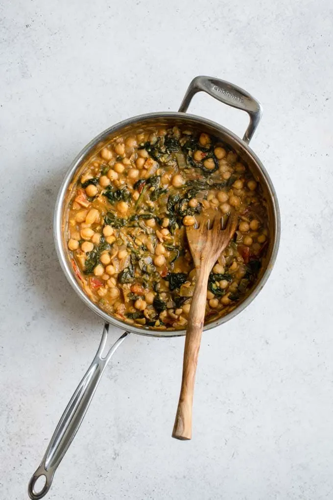 saag chana in pot