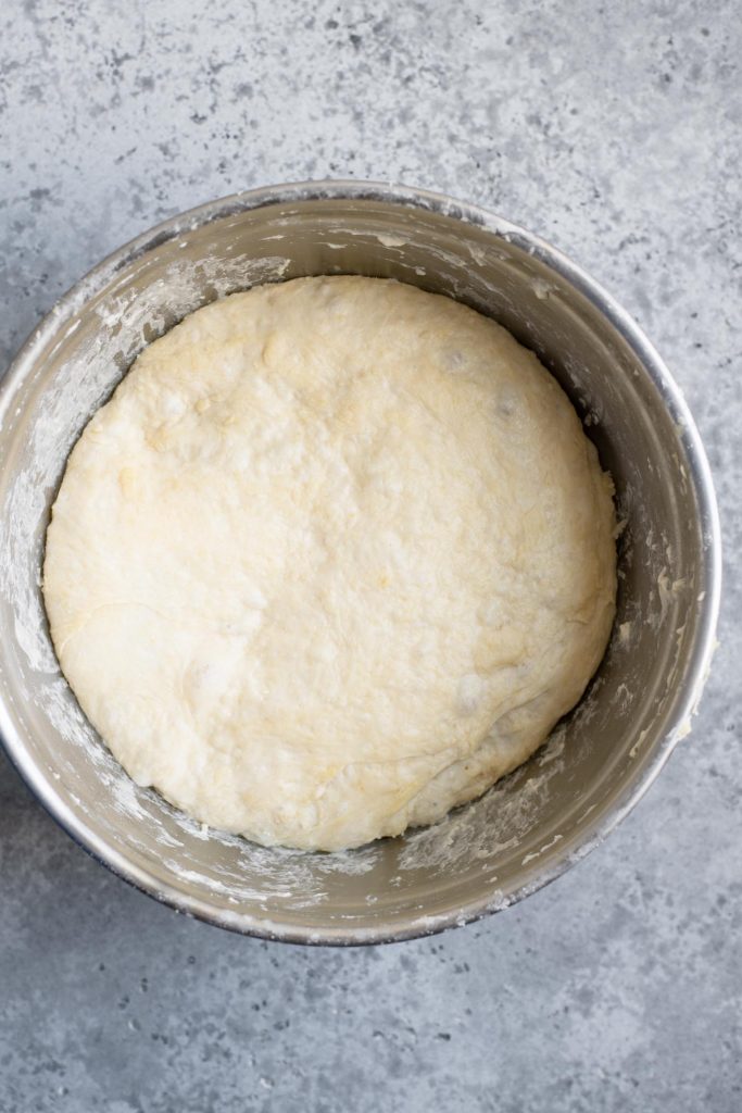 deep dish pizza dough after fermentation time