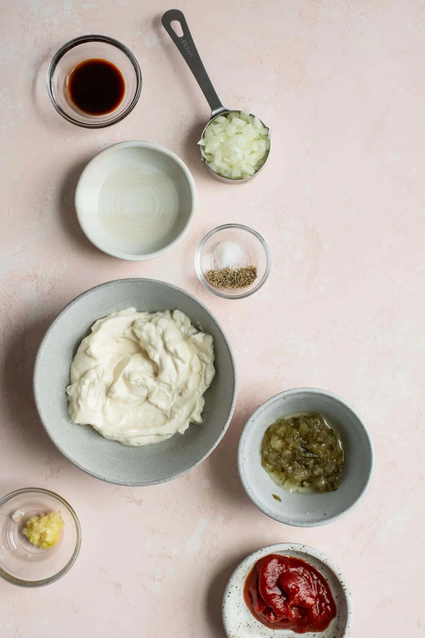 ingredients for the dressing mise-en-place in bowls