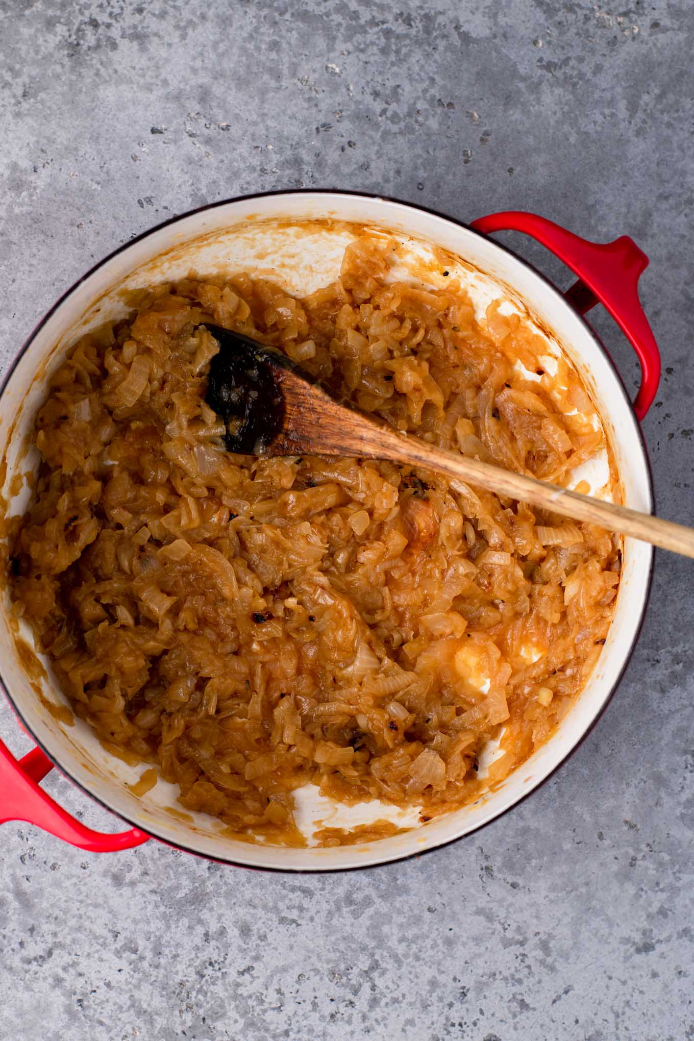 caramelized onions in dutch oven